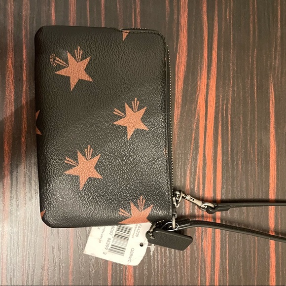 Coach limited edition wristlet 👛 - Picture 3 of 5